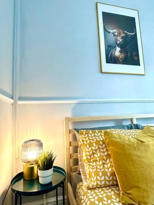 Massive 4 Bedroom Duplex Apartment - Sleeps Up To 10 People - Free Parking - 5 Minutes To The Best Beach! - Great Location - Fast Wifi - Smart Tv - Newly Decorated - Sleeps Up To 10! Close To Bournemouth & Poole Town Centre & Sandbanks Ngoại thất bức ảnh